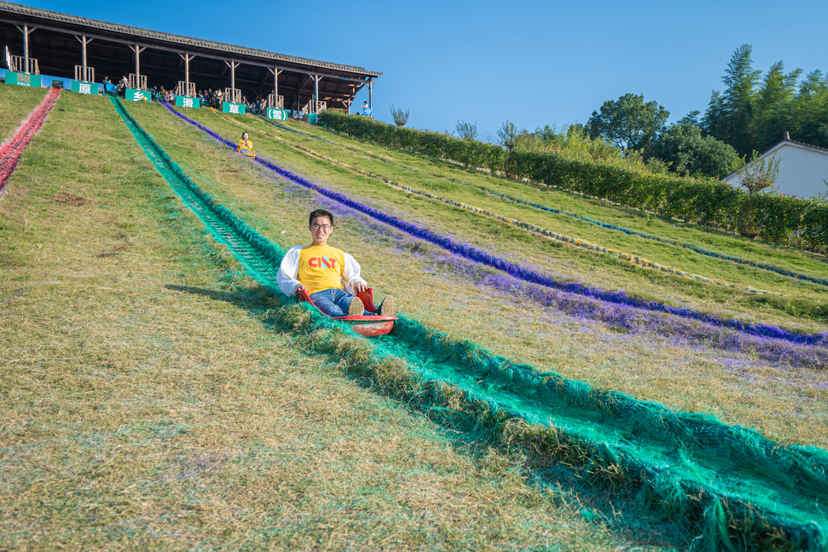 CI&T China team building adventure sliding